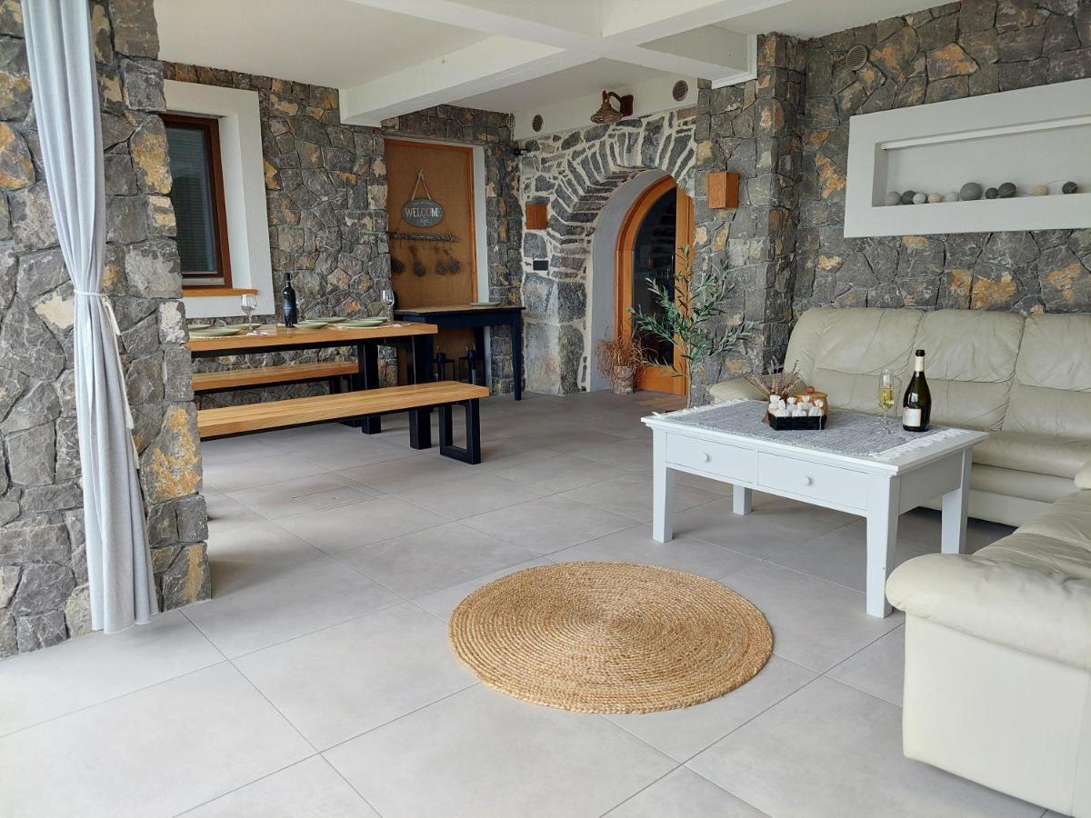 Vineyard Cottage Lan Na Hribu Semic Ngoại thất bức ảnh