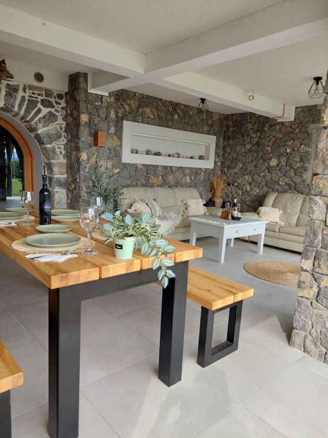 Vineyard Cottage Lan Na Hribu Semic Ngoại thất bức ảnh