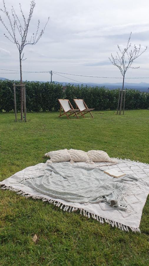 Vineyard Cottage Lan Na Hribu Semic Ngoại thất bức ảnh