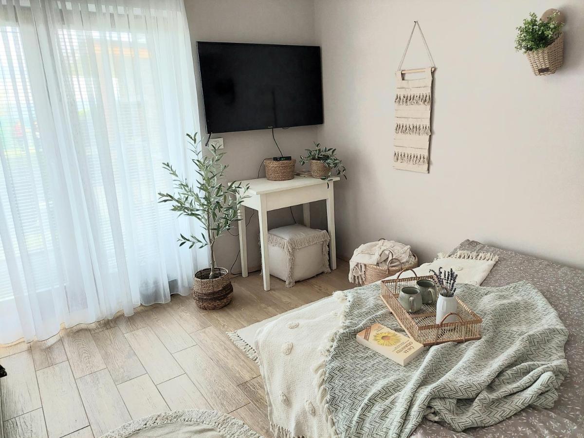 Vineyard Cottage Lan Na Hribu Semic Ngoại thất bức ảnh