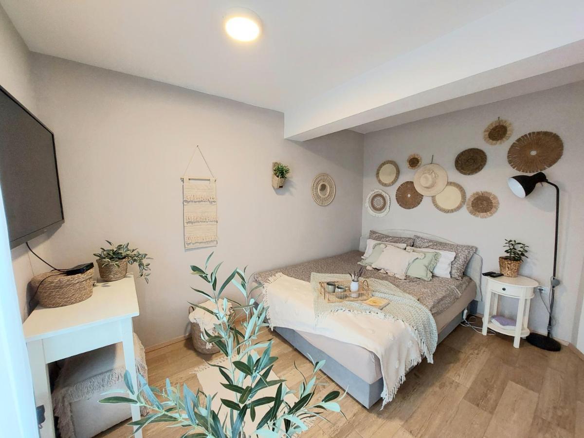 Vineyard Cottage Lan Na Hribu Semic Ngoại thất bức ảnh