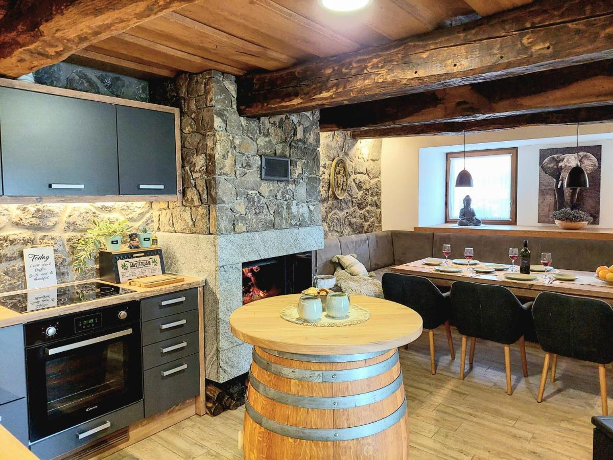 Vineyard Cottage Lan Na Hribu Semic Ngoại thất bức ảnh